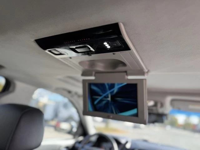 2016 Chevrolet Suburban 11th Gen - Image 17 of 21