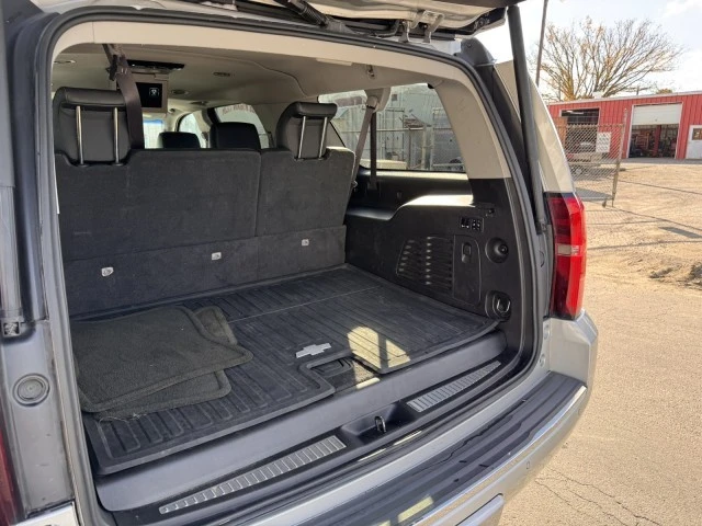 2016 Chevrolet Suburban 11th Gen - Image 19 of 21