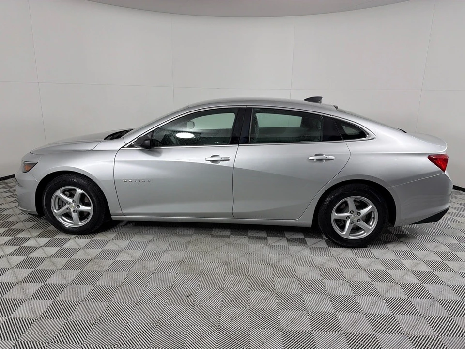 2016 Chevrolet Malibu - Image 8 of 21