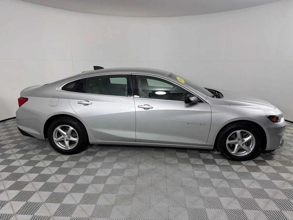 2016 Chevrolet Malibu - Image 4 of 21