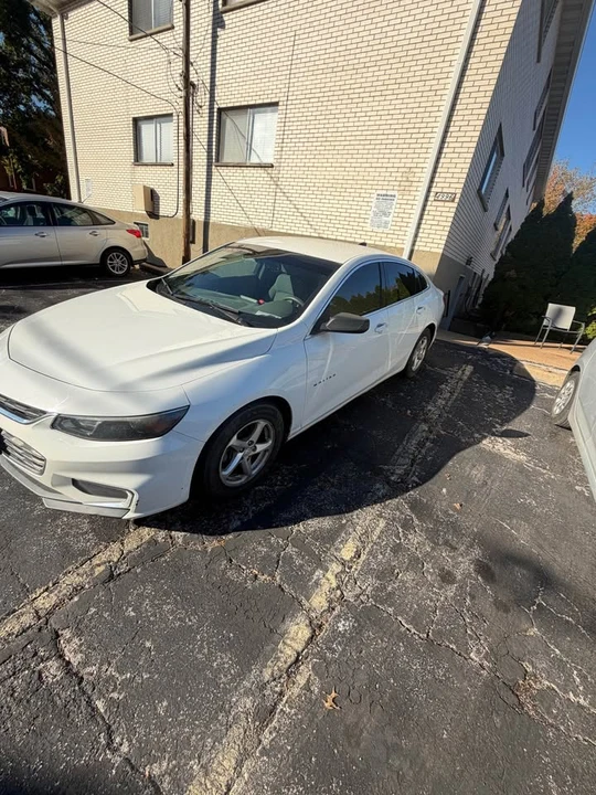 2016 Chevrolet Malibu - Image 3 of 4