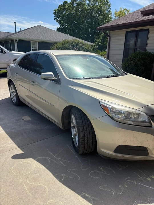 2016 Chevrolet Malibu - Image 2 of 9