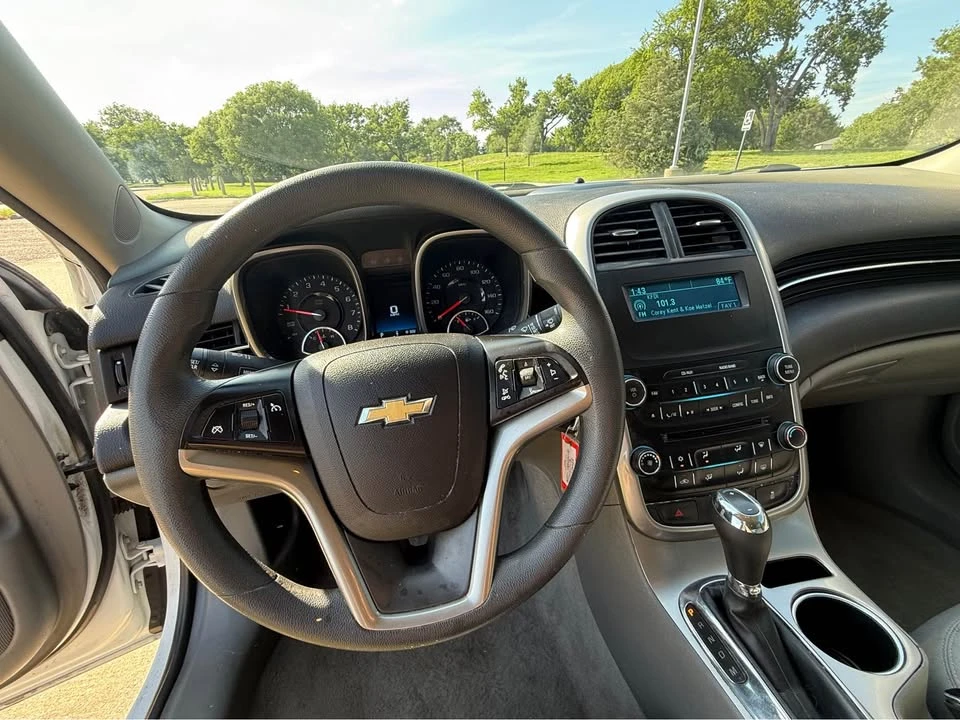 2016 Chevrolet Malibu - Image 12 of 17