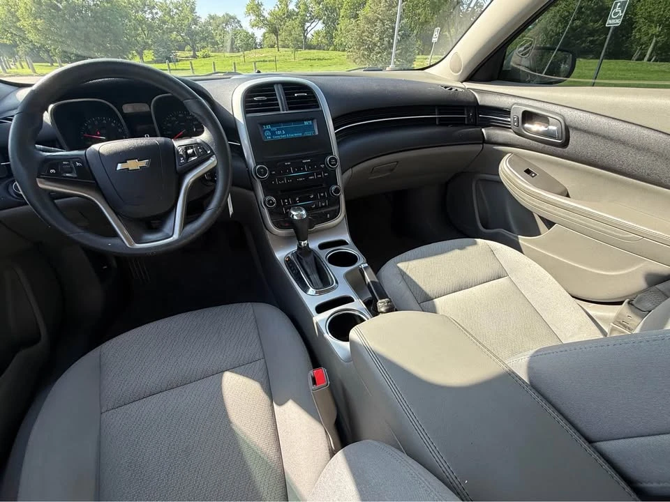 2016 Chevrolet Malibu - Image 16 of 17