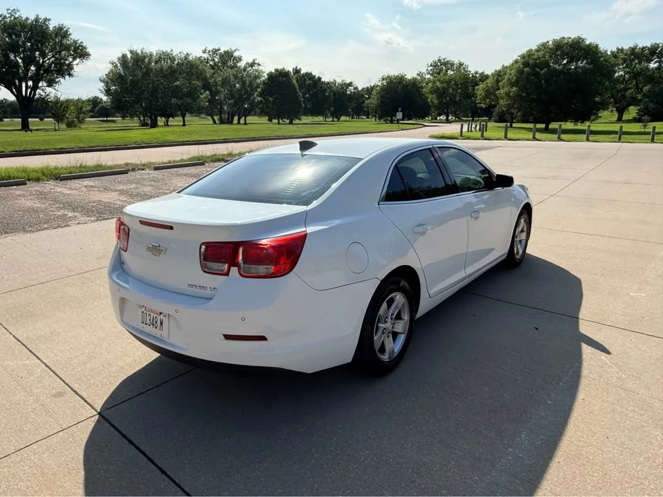 2016 Chevrolet Malibu - Image 5 of 17