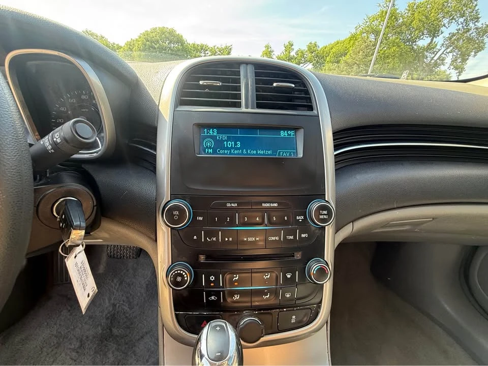 2016 Chevrolet Malibu - Image 13 of 17