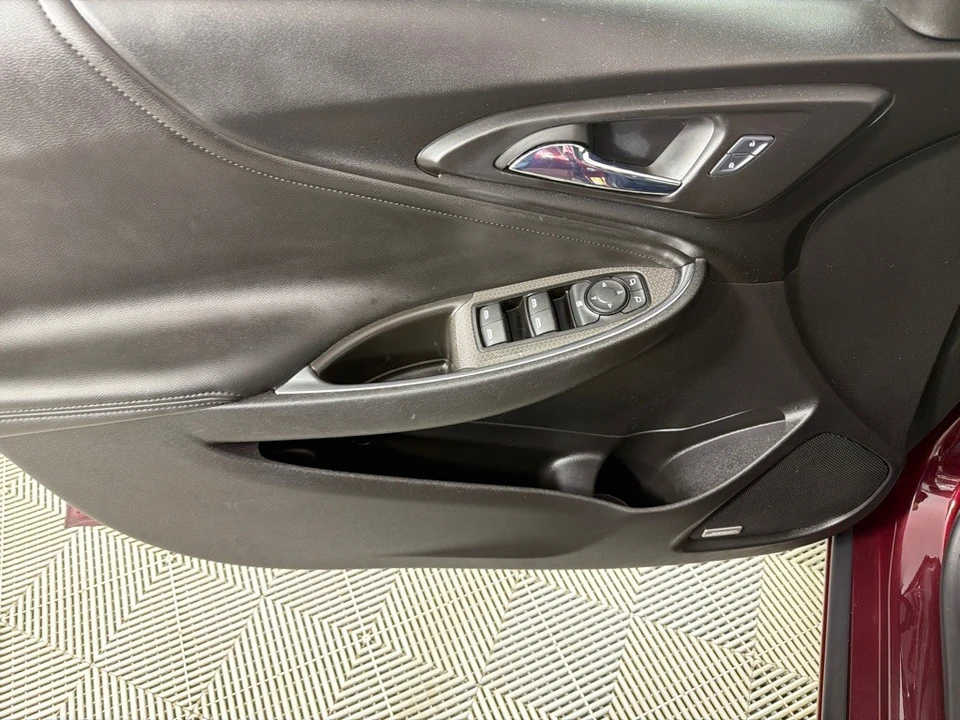 2016 Chevrolet Malibu - Image 11 of 12