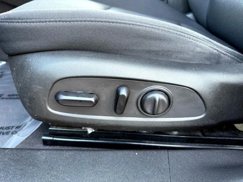 2016 Chevrolet Malibu - Image 10 of 12