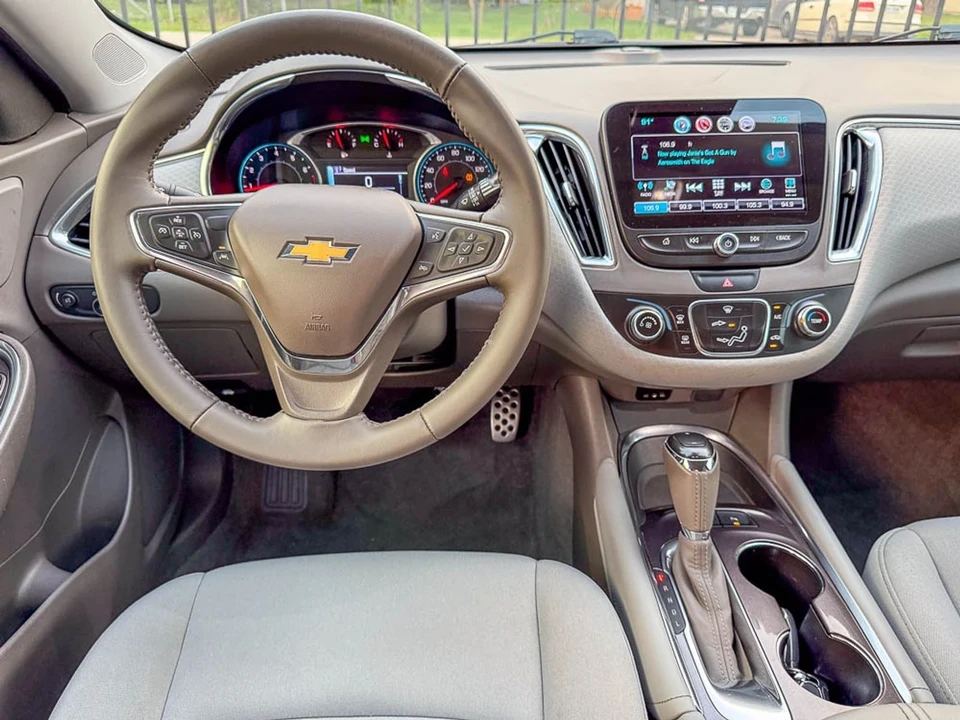 2016 Chevrolet Malibu - Image 11 of 12