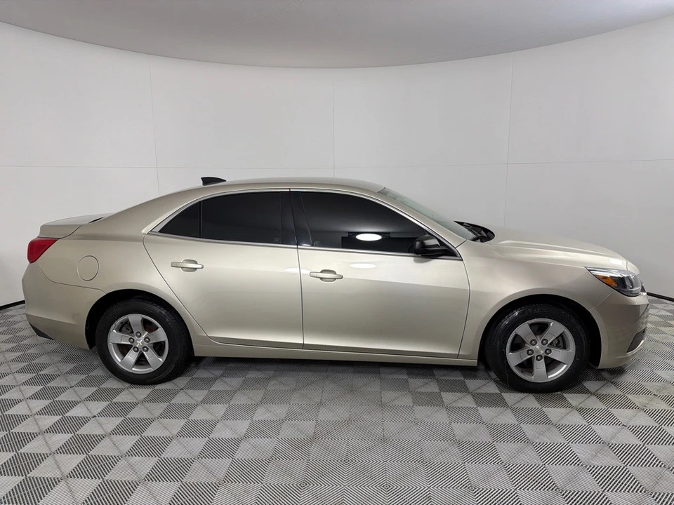 2016 Chevrolet Malibu - Image 4 of 21