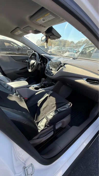 2016 Chevrolet Malibu - Image 10 of 11
