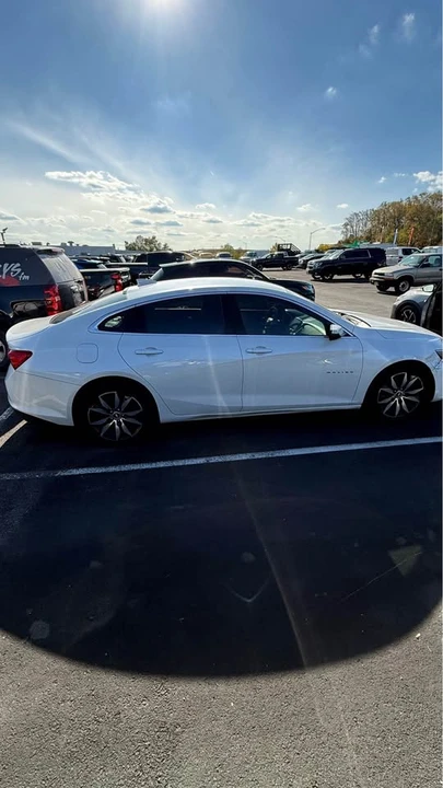 2016 Chevrolet Malibu - Image 2 of 11