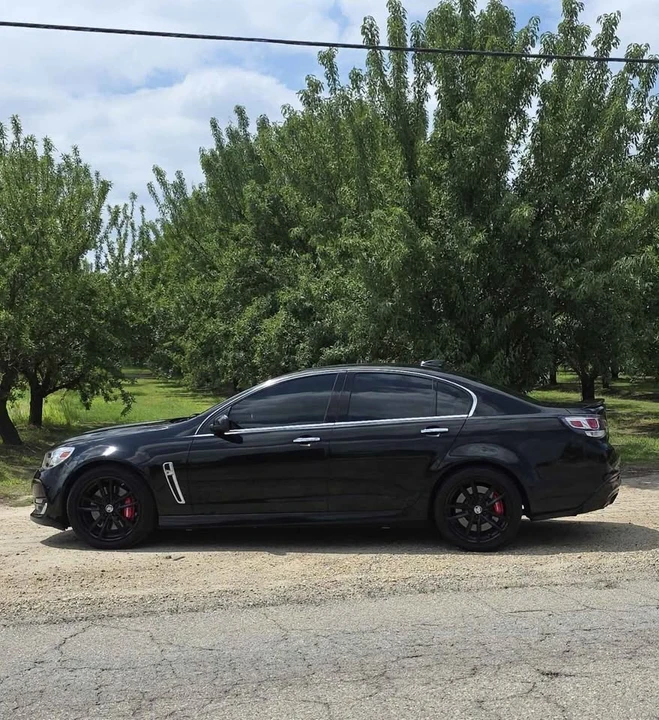 2016 Chevrolet SS - Image 2 of 18