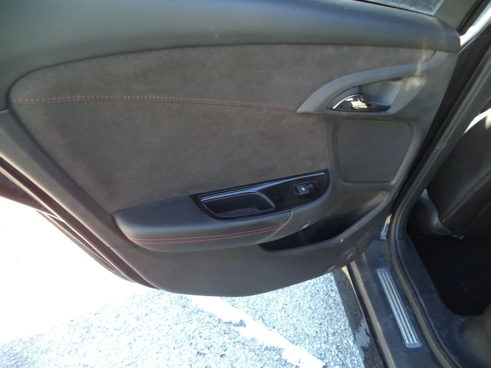 2016 Chevrolet SS - Image 14 of 21