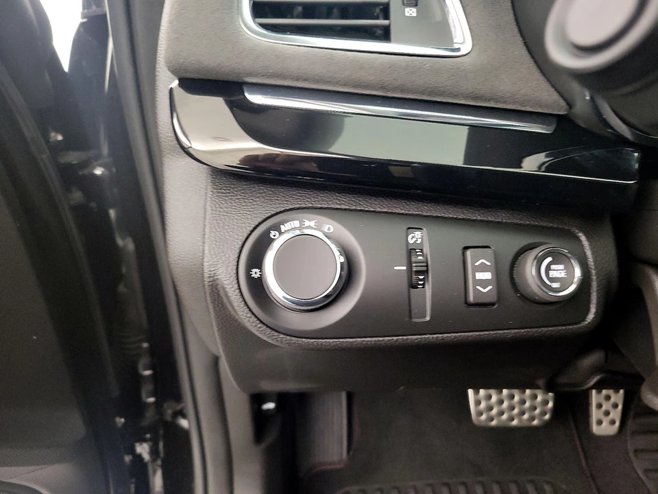 2016 Chevrolet SS - Image 14 of 27
