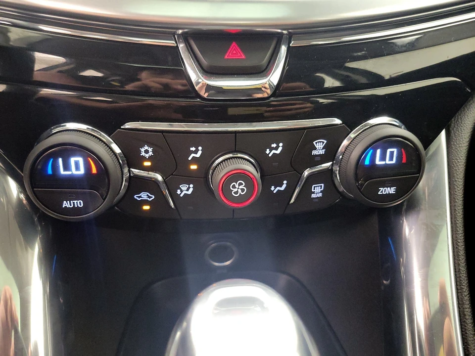 2016 Chevrolet SS - Image 18 of 27