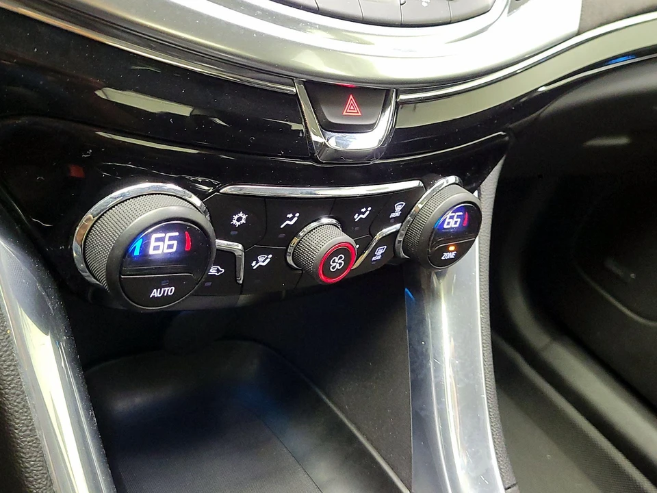 2016 Chevrolet SS - Image 18 of 28