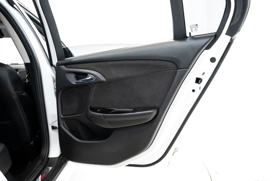 2016 Chevrolet SS - Image 23 of 31