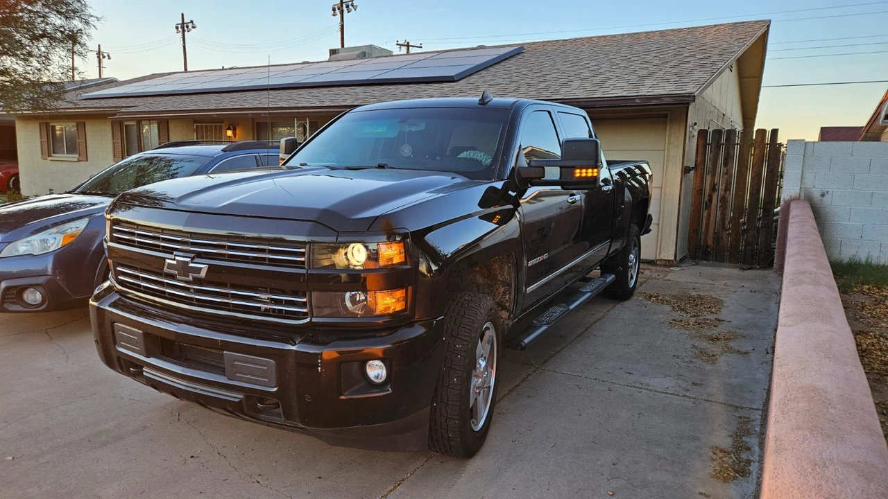 2016 Chevrolet Silverado Heavy Duty 3rd Gen - Image 2 of 10