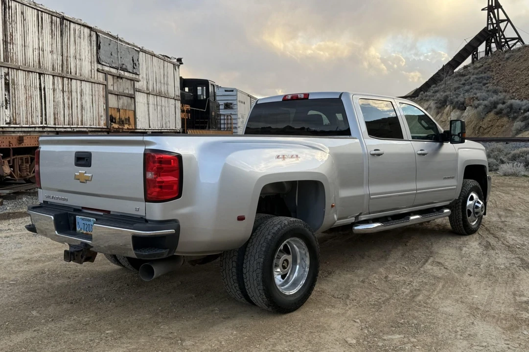 2016 Chevrolet Silverado Heavy Duty 3rd Gen - Image 2 of 7