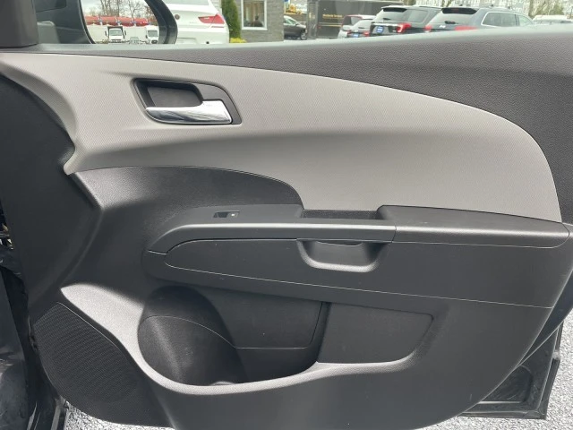 2016 Chevrolet Aveo/Sonic - Image 28 of 31