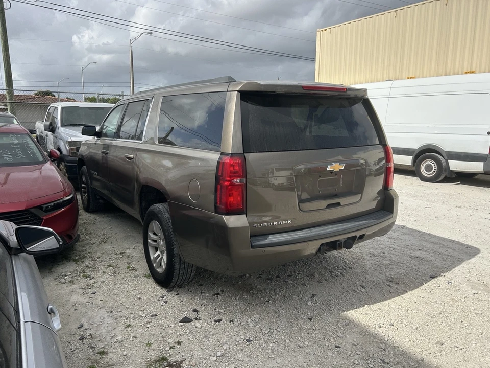 2016 Chevrolet Suburban 12th Gen - Image 6 of 8