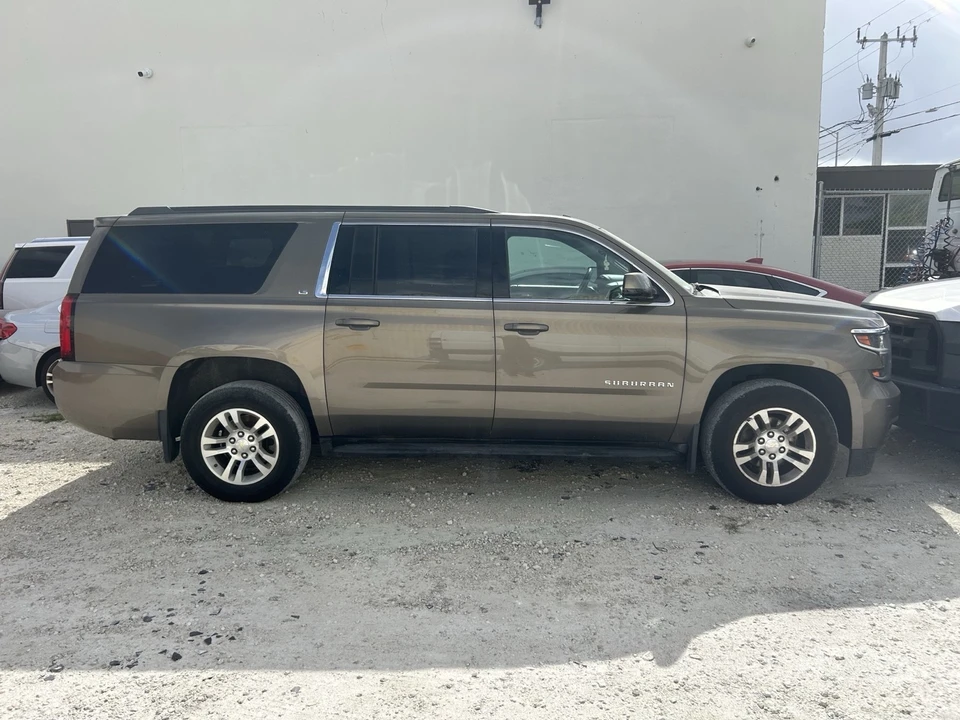 2016 Chevrolet Suburban 12th Gen - Image 5 of 8