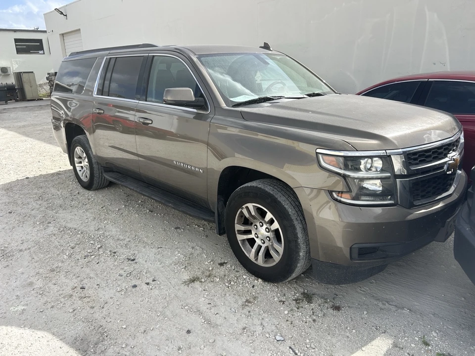 2016 Chevrolet Suburban 12th Gen - Image 2 of 8