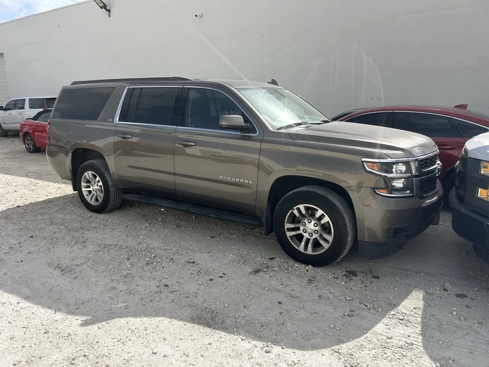 2016 Chevrolet Suburban 12th Gen - Image 3 of 8