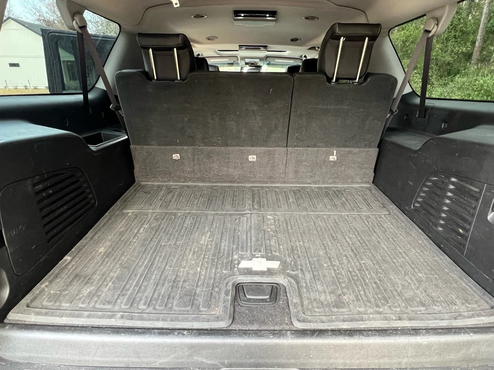 2016 Chevrolet Suburban 11th Gen - Image 6 of 17