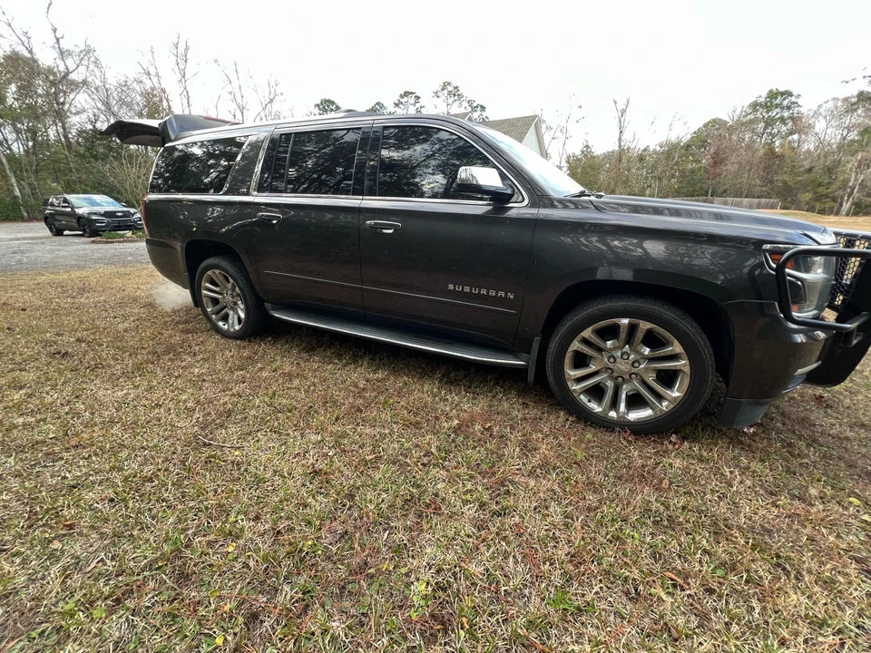 2016 Chevrolet Suburban 11th Gen - Image 4 of 17