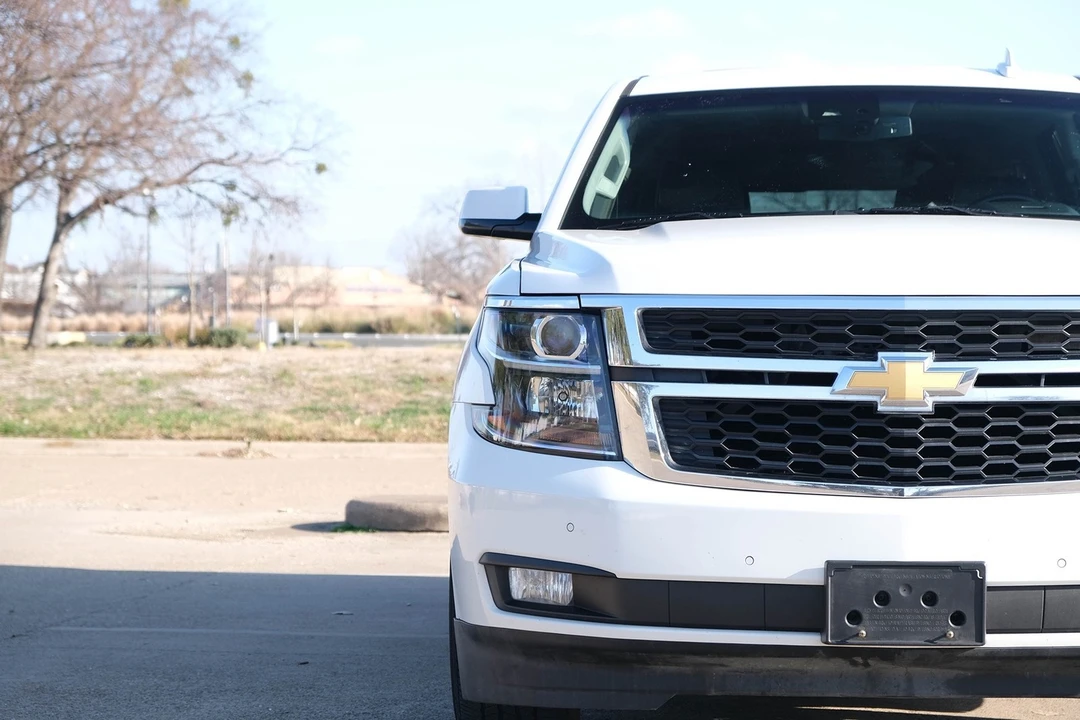2016 Chevrolet Suburban 11th Gen - Image 4 of 21