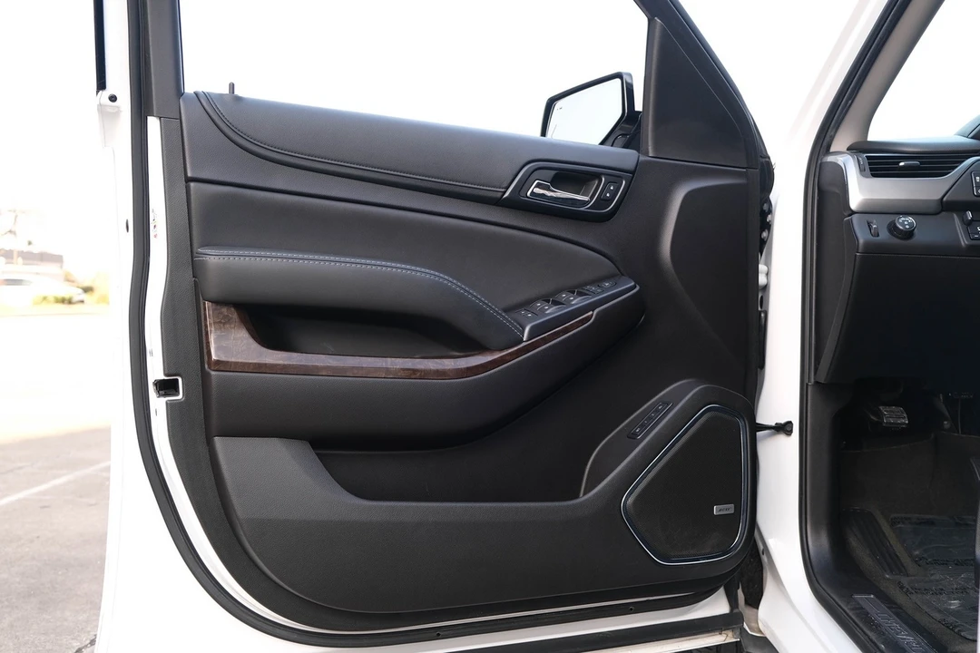 2016 Chevrolet Suburban 11th Gen - Image 13 of 21