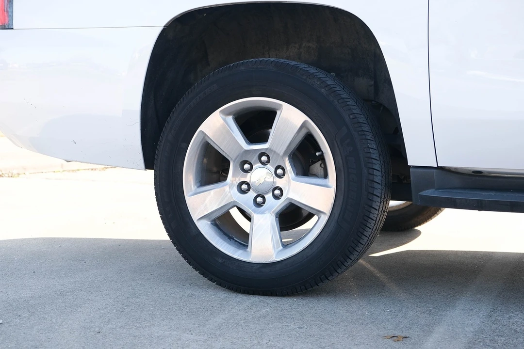 2016 Chevrolet Suburban 11th Gen - Image 7 of 21