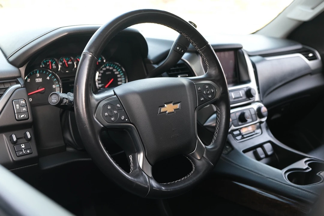 2016 Chevrolet Suburban 11th Gen - Image 19 of 21
