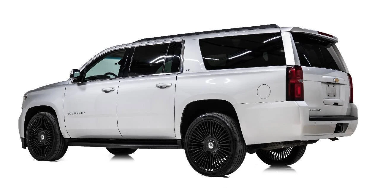 2016 Chevrolet Suburban 11th Gen - Image 4 of 12