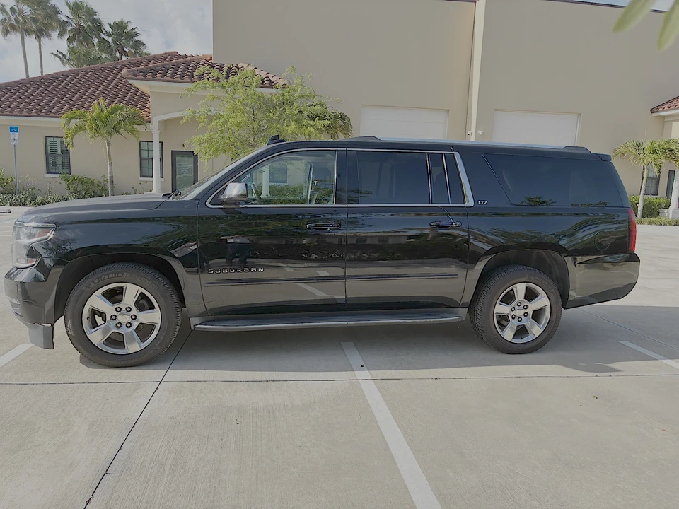 2016 Chevrolet Suburban 11th Gen - Image 11 of 31