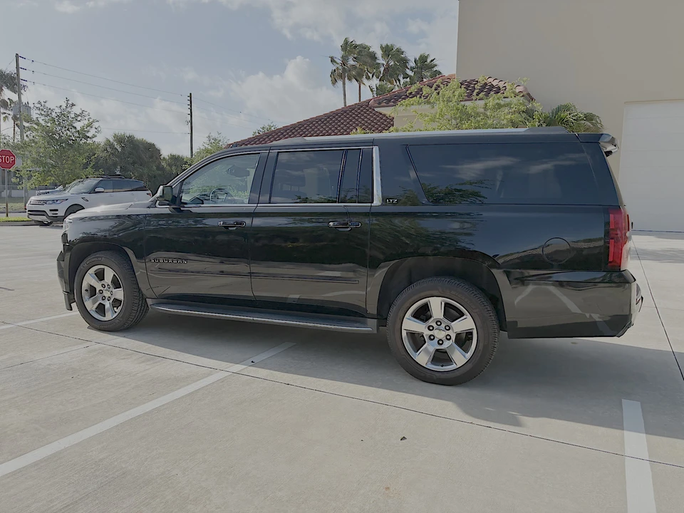 2016 Chevrolet Suburban 11th Gen - Image 14 of 31