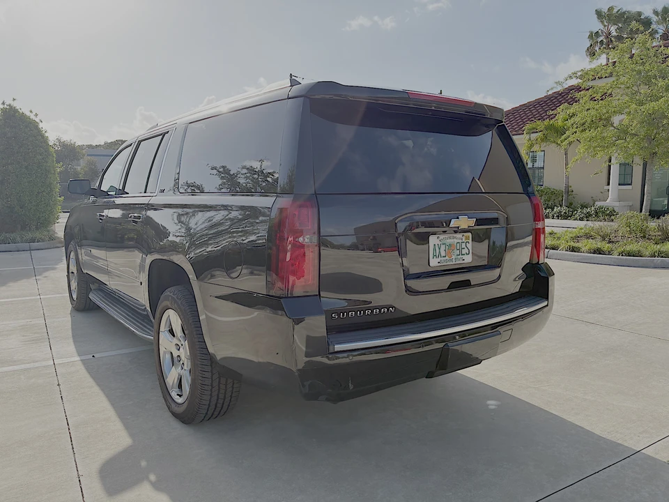 2016 Chevrolet Suburban 11th Gen - Image 17 of 31