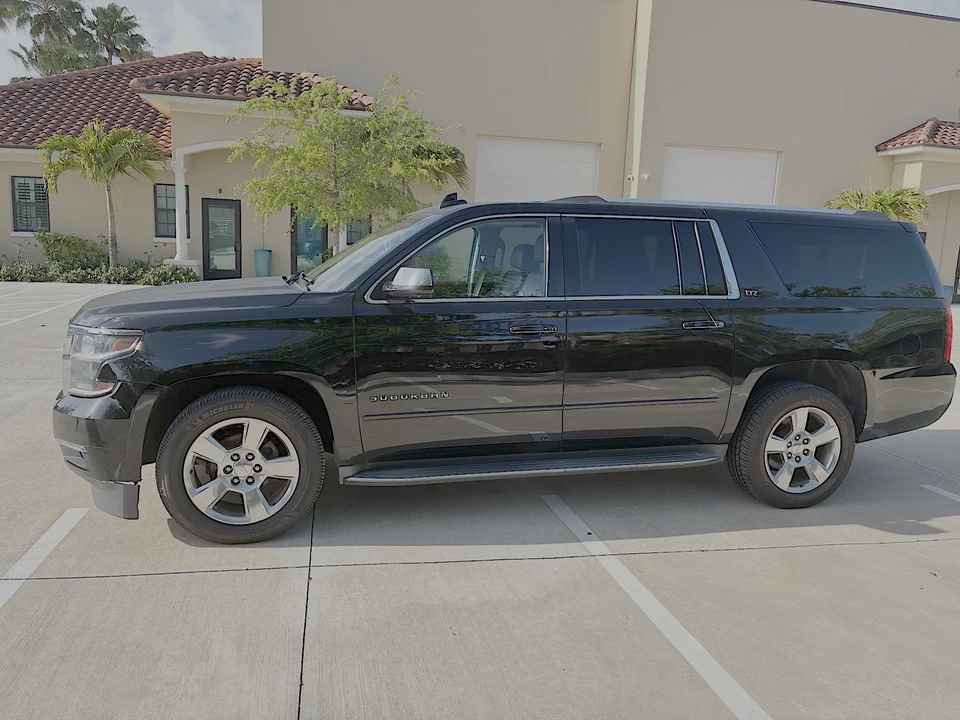 2016 Chevrolet Suburban 11th Gen - Image 10 of 31