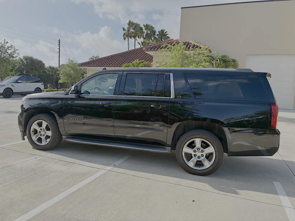 2016 Chevrolet Suburban 11th Gen - Image 13 of 31