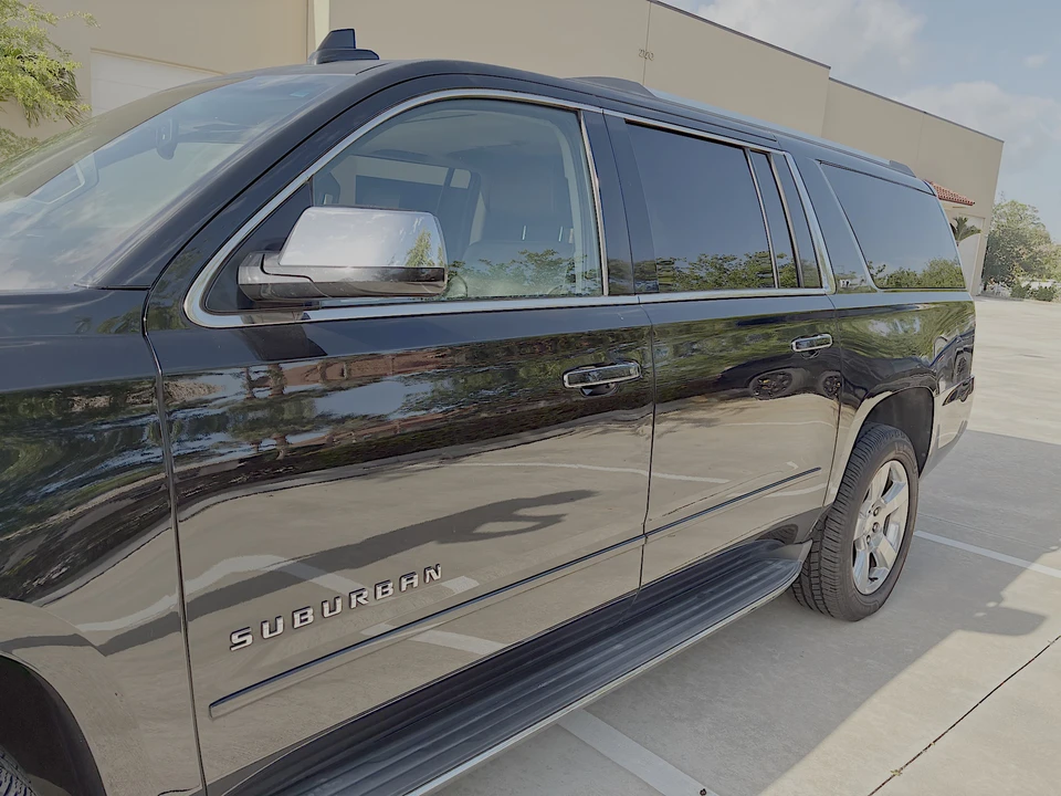 2016 Chevrolet Suburban 11th Gen - Image 25 of 31