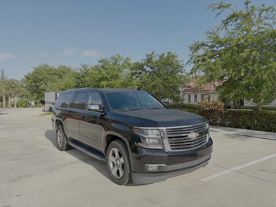 2016 Chevrolet Suburban 11th Gen - Image 4 of 31