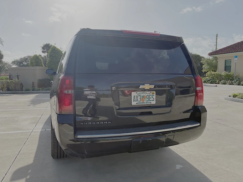 2016 Chevrolet Suburban 11th Gen - Image 18 of 31