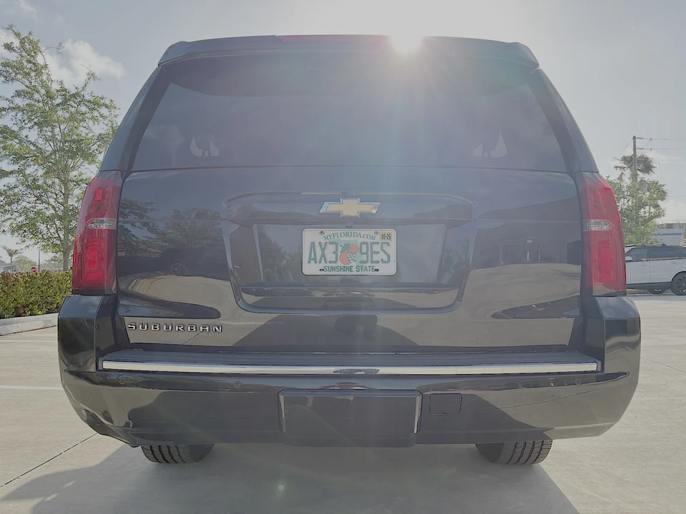 2016 Chevrolet Suburban 11th Gen - Image 20 of 31