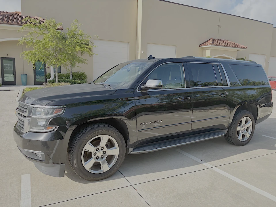 2016 Chevrolet Suburban 11th Gen - Image 8 of 31