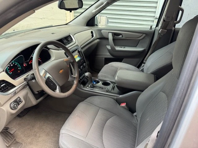 2016 Chevrolet Traverse - Image 8 of 13