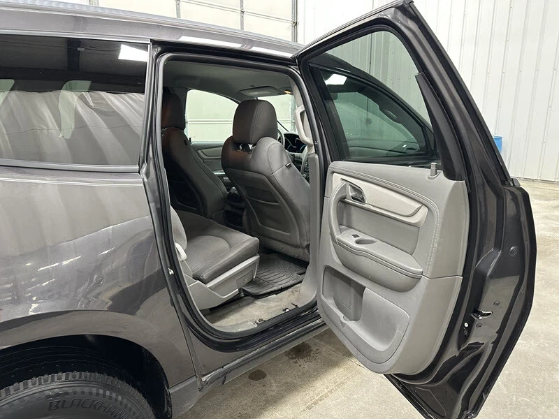 2016 Chevrolet Traverse - Image 16 of 21