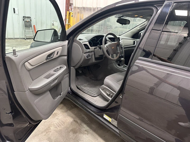 2016 Chevrolet Traverse - Image 8 of 12