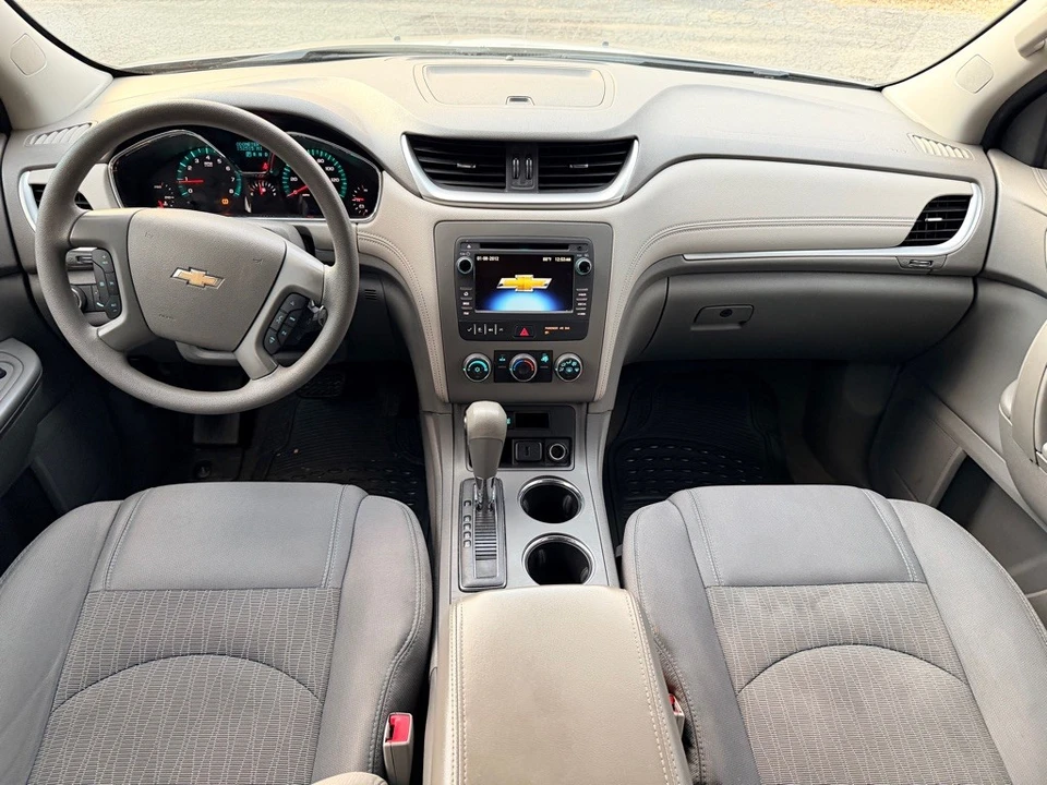 2016 Chevrolet Traverse - Image 14 of 18